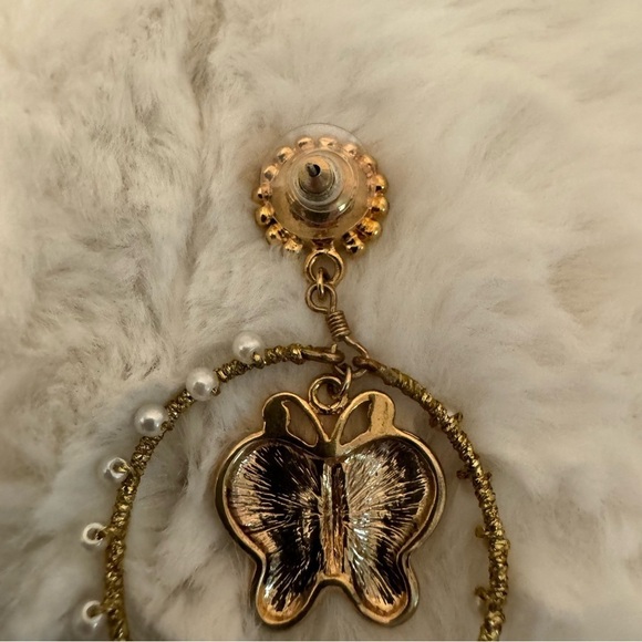 Betsy Johnson Butterfly Earrings. Gold dangling Butterflies. Pearls Pink Blue - Picture 6 of 10